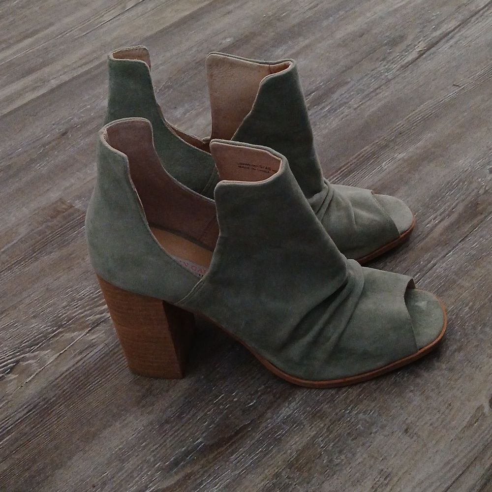 Kristin Cavallari for Chinese Laundry Lash Heel in light sage green suede Sz 9 - Picture 5 of 11